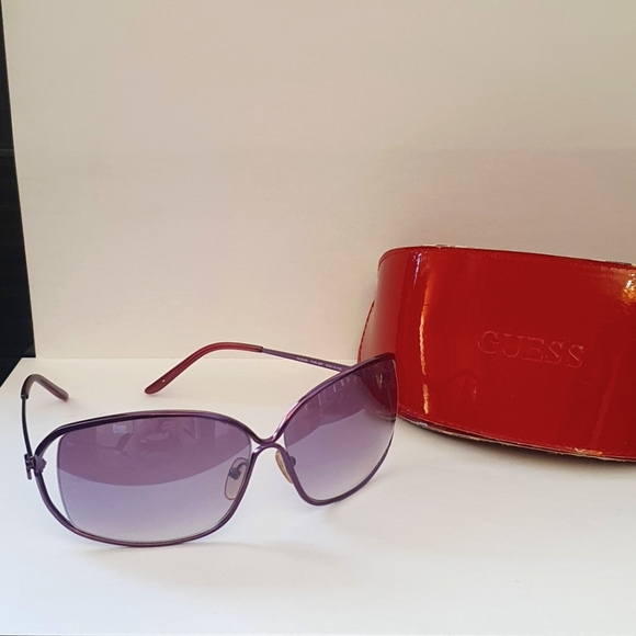 Rare Like-New Guess Butterfly Sunglasses - Picture 2 of 16